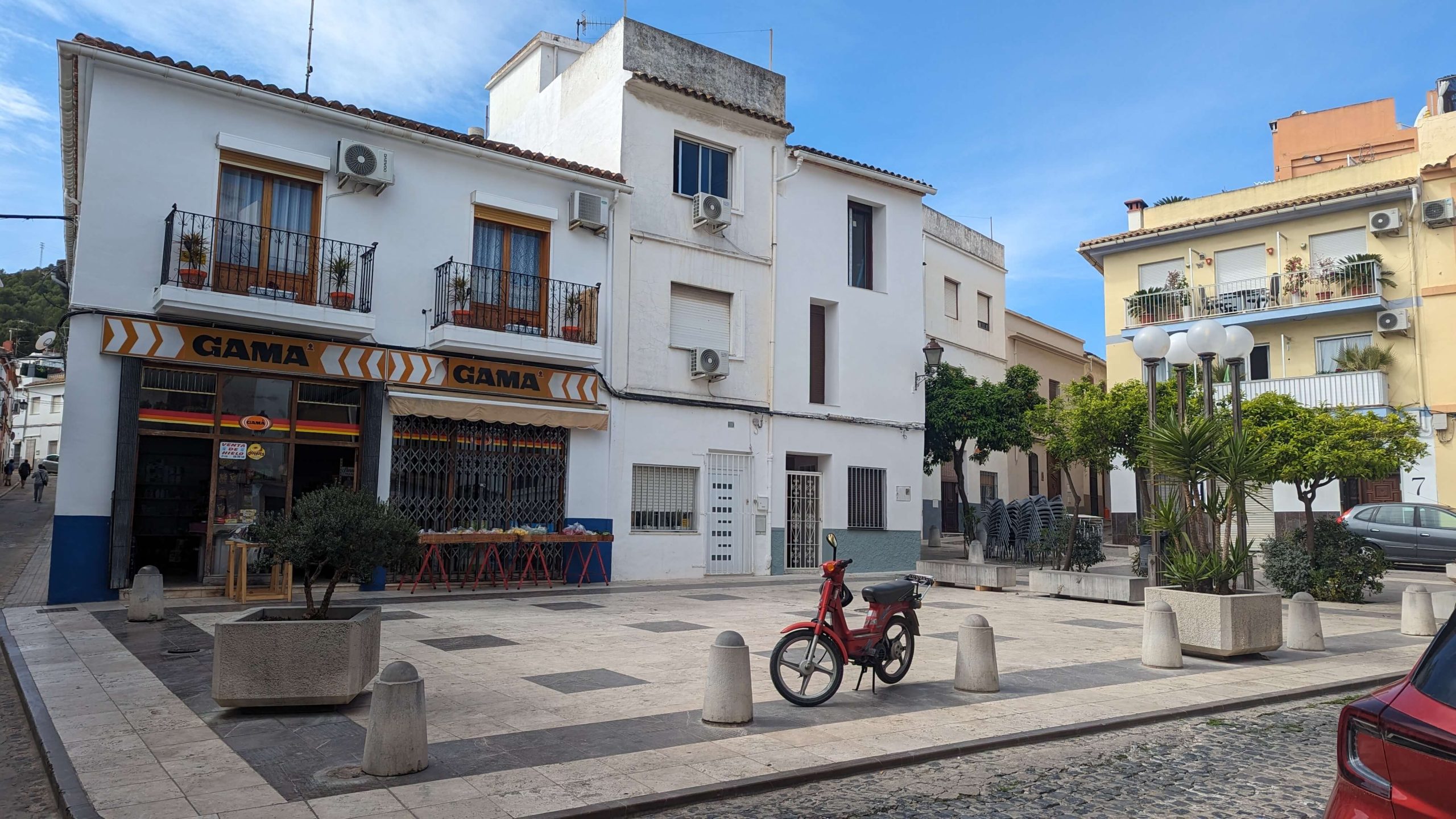 Plaza en Oliva scaled